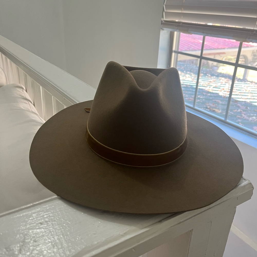 Wyeth hat